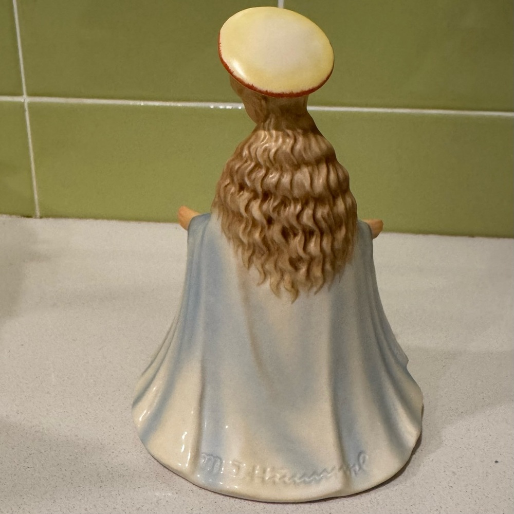 M.I. Hummel - Nativity - Mary (Includes Box) - Picture 3 of 10